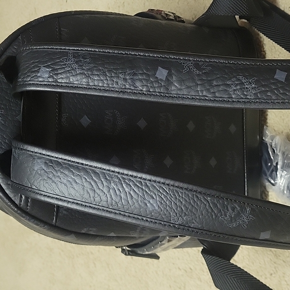 Mcm backpack small ,black NEW!! - Picture 4 of 7